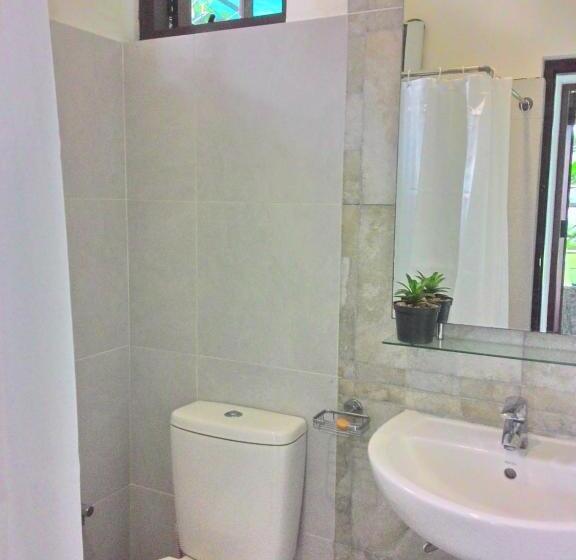 家庭间, Rockydale Home Stay