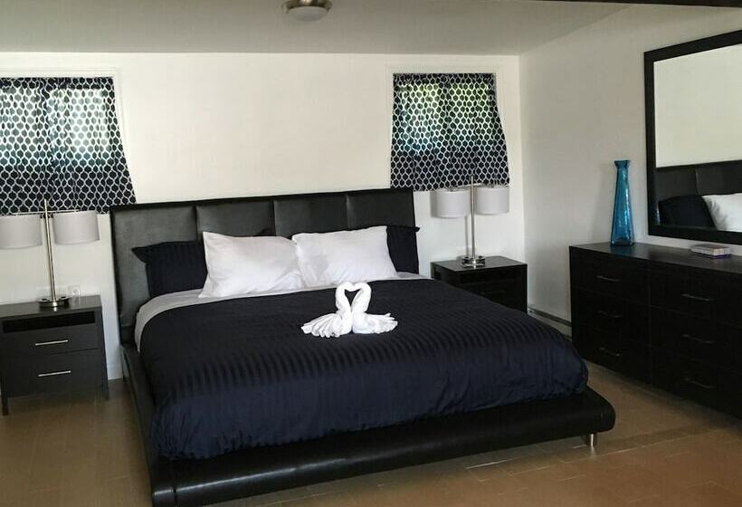 סטודיו דלוקס, Baywatch Hotel & Marina