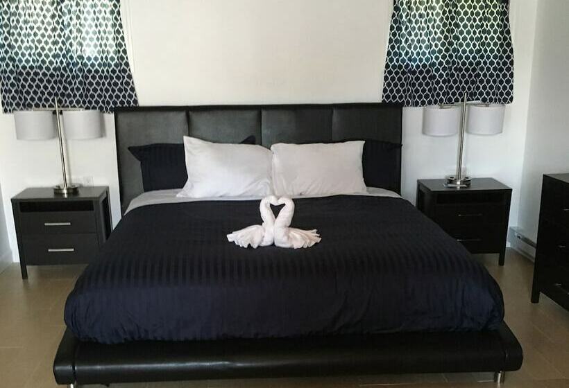 סטודיו דלוקס, Baywatch Hotel & Marina