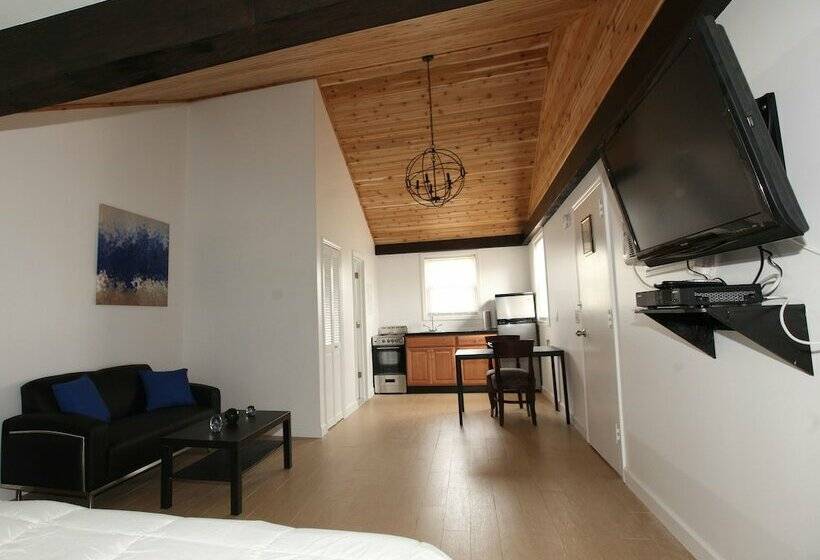 סטודיו דלוקס, Baywatch Hotel & Marina