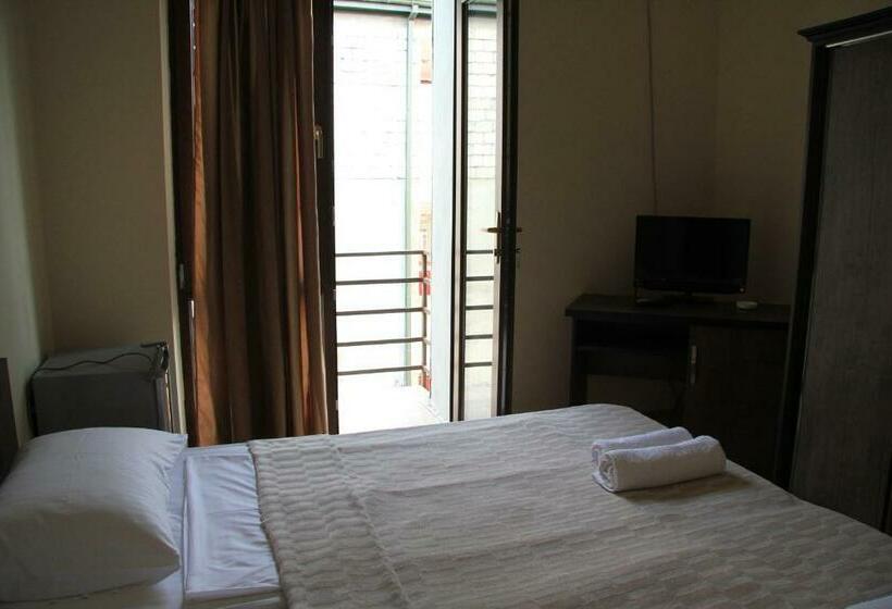 اتاق استاندارد با بالکن, Chero