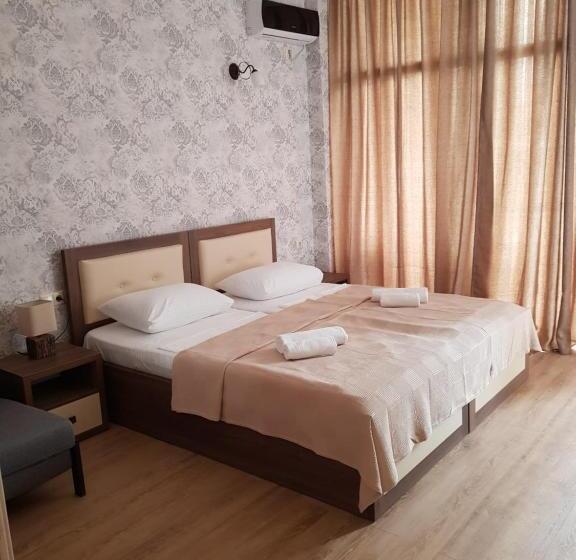 اتاق استاندارد با بالکن, Chero