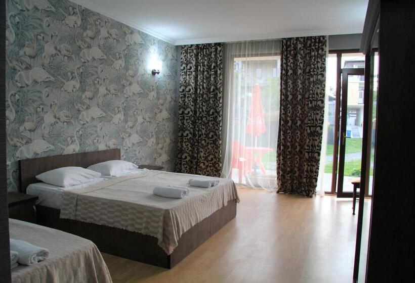 Standard Triple Room with Terrace, Chero