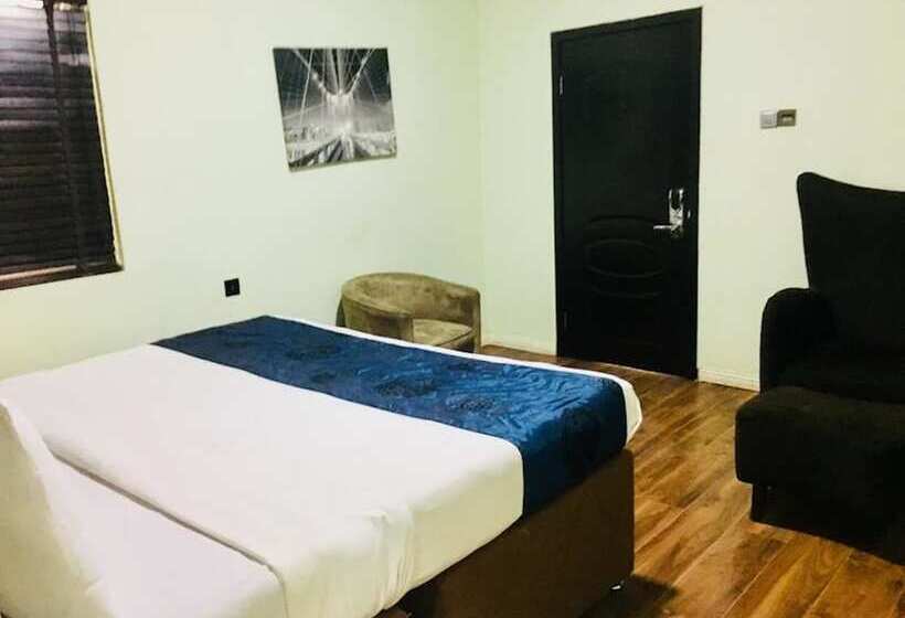 اتاق لوکس, De Brit