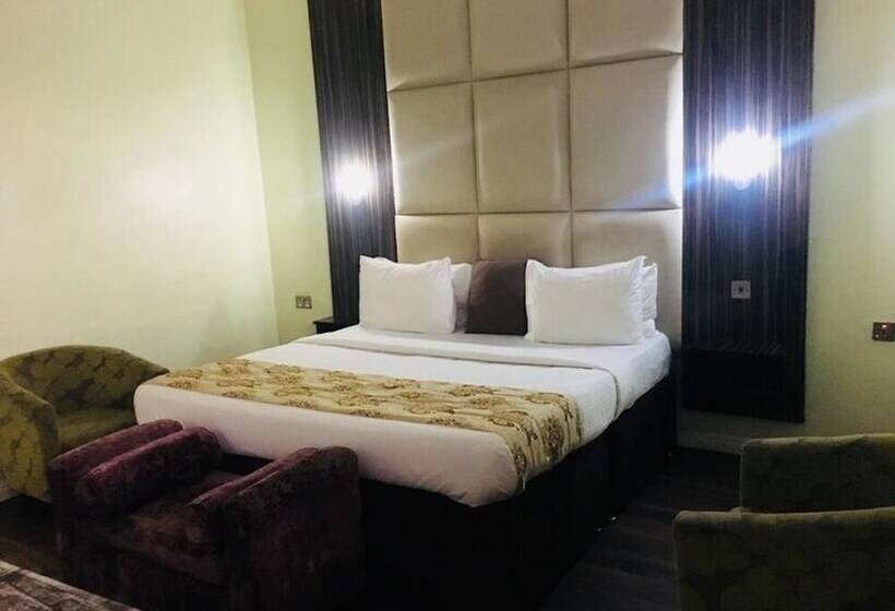 اتاق لوکس, De Brit