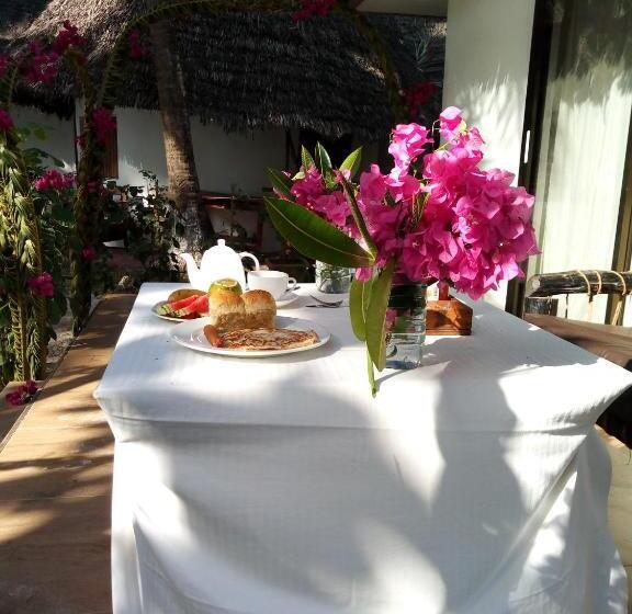 اتاق لوکس با چشم‌انداز دریا, Kinazi Upepo Beach Eco Lodge