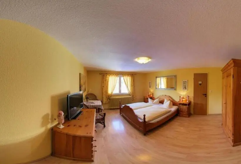 Standard Room, Merkurwald   Restaurant Wolpertinger