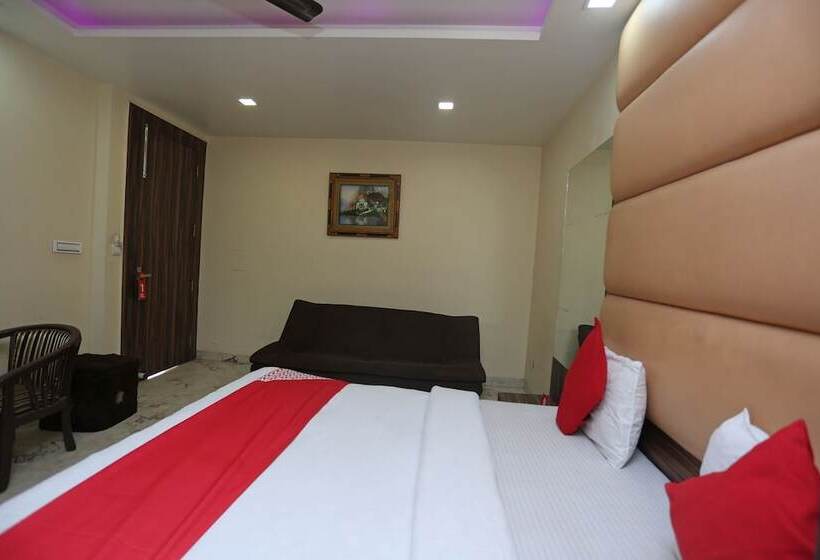 חדר סטנדרט, O Samrat