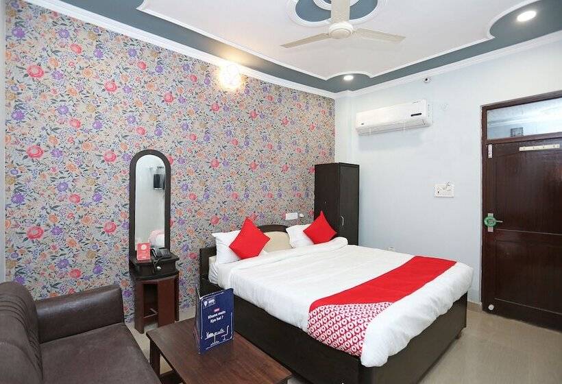 חדר סטנדרט, O Samrat