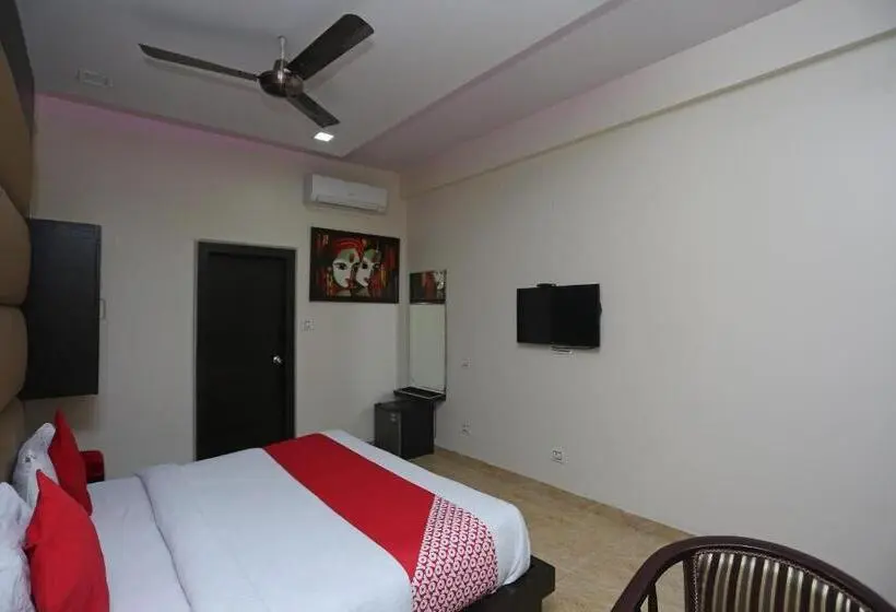 Camera Basic, O Samrat