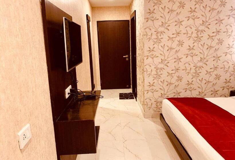 Номер Deluxe, The Onix