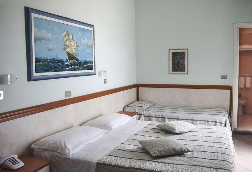 スタンダードトリプルルーム, Universal