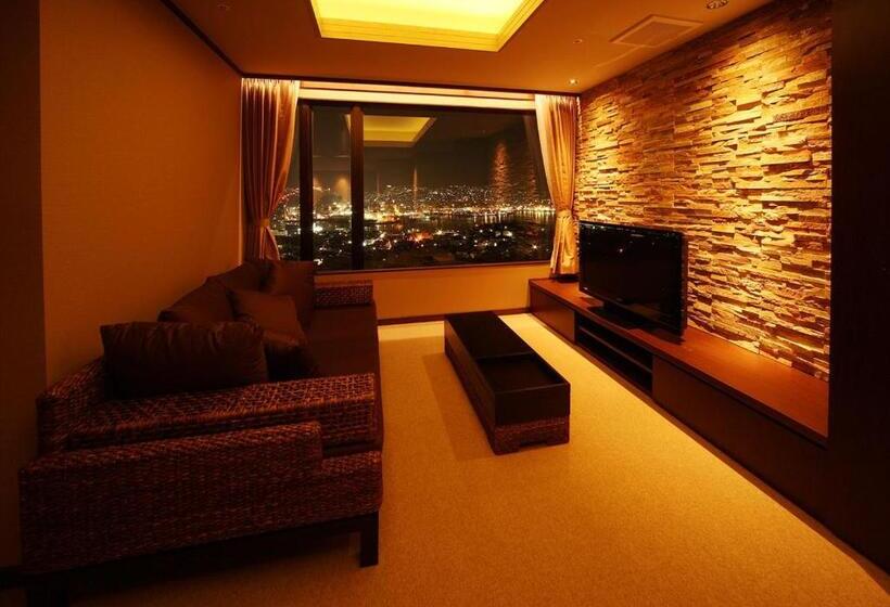 高级套房, Amandi