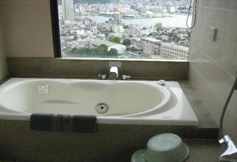 豪华套房, Amandi