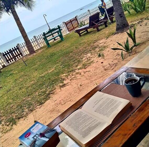 스탠다드 트리플 룸, Pearl Oceanic Resort Trincomalee