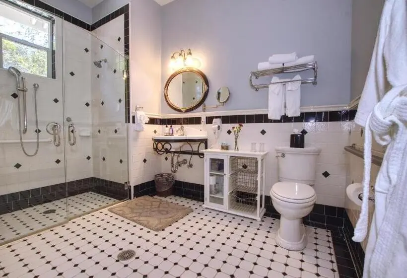 身障者適用キングサイズベッドルーム, Forfriends Inn Wine Country Bed And Breakfast