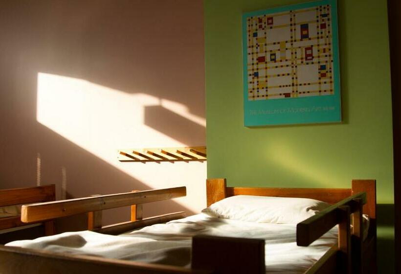 Кровать в Общей Комнате, Hostel Buffalo Niagara