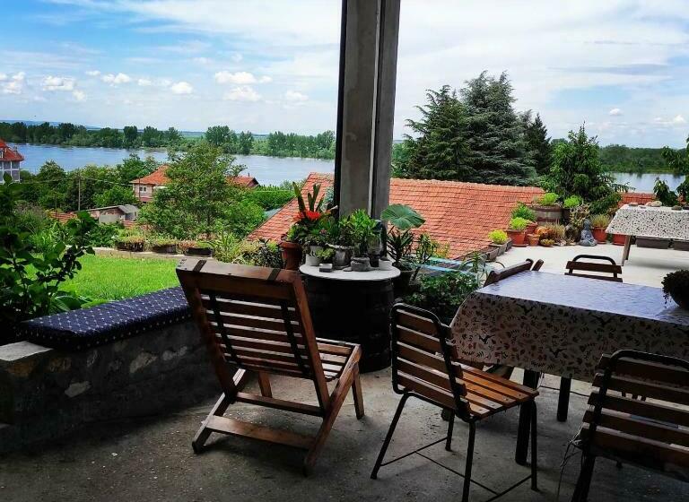 تختخواب در اتاق مشترک, Hostelche Guest House