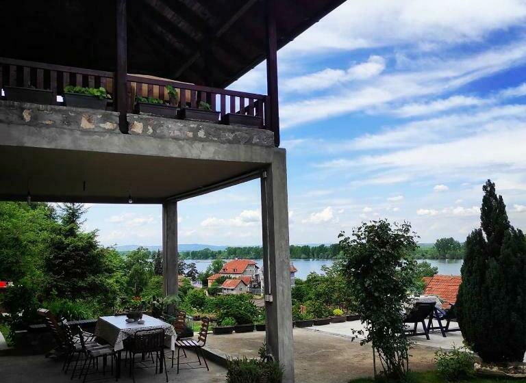 تختخواب در اتاق مشترک, Hostelche Guest House