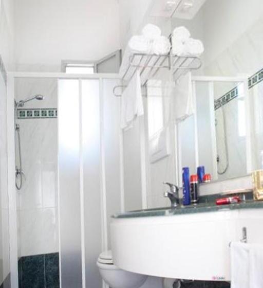 スタンダード4人部屋, Internazionale