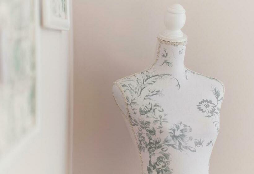 غرفة قياسية رباعية, Mane Boutique