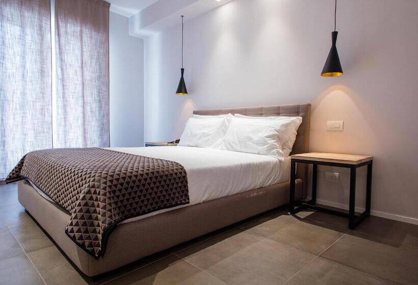 غرفة قياسية رباعية, Mane Boutique