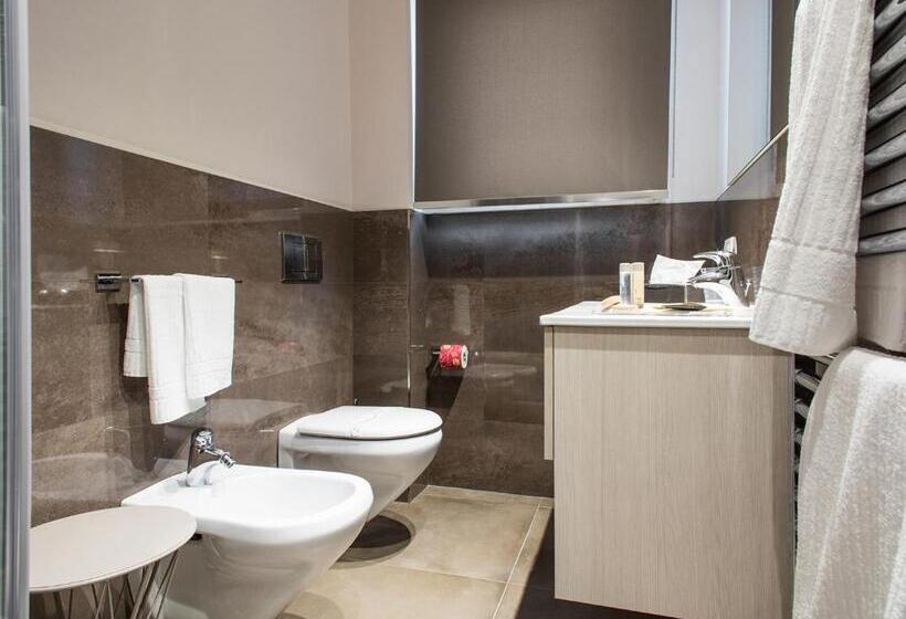 غرفة قياسية رباعية, Mane Boutique