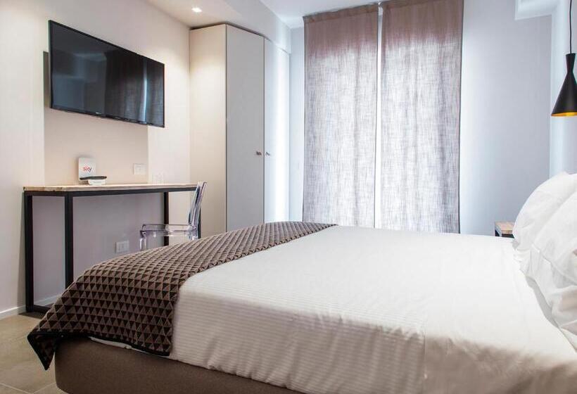 غرفة قياسية رباعية, Mane Boutique