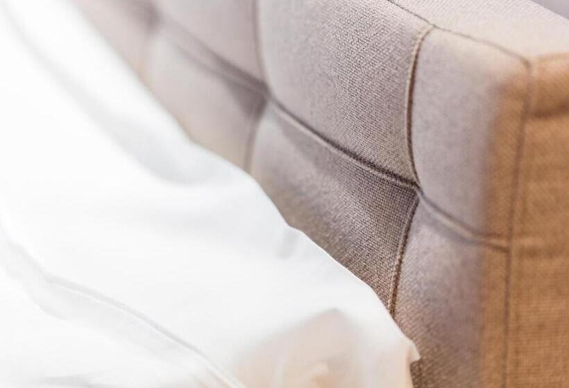 اتاق استاندارد چهار تخته, Mane Boutique