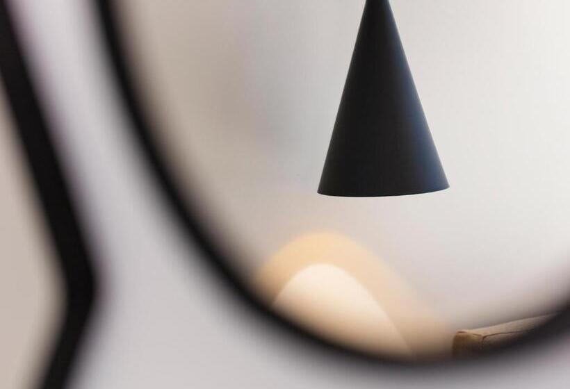 غرفة قياسية رباعية, Mane Boutique