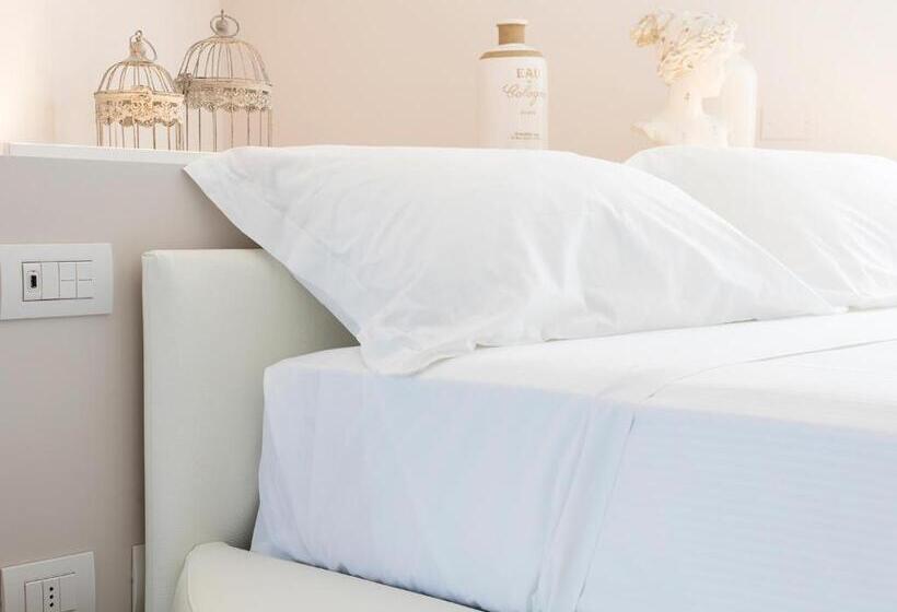 غرفة قياسية رباعية, Mane Boutique