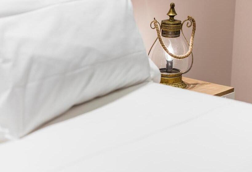 غرفة قياسية, Mane Boutique