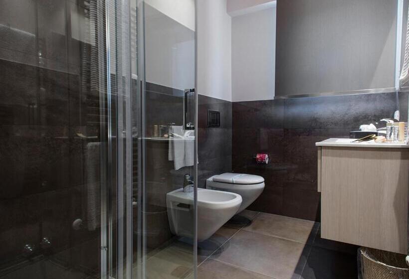 غرفة قياسية, Mane Boutique