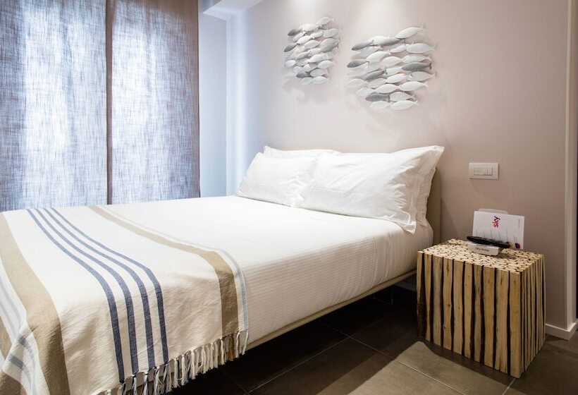 اتاق استاندارد سه نفره, Mane Boutique