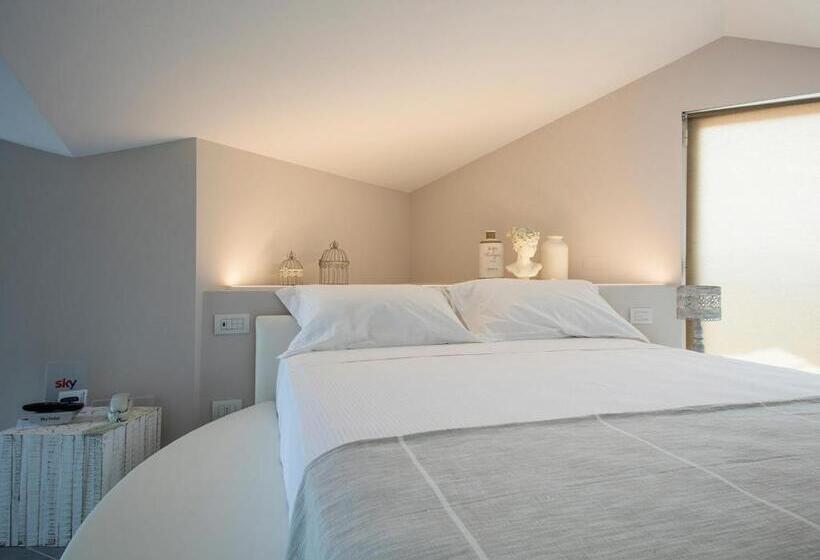 غرفة قياسية رباعية, Mane Boutique