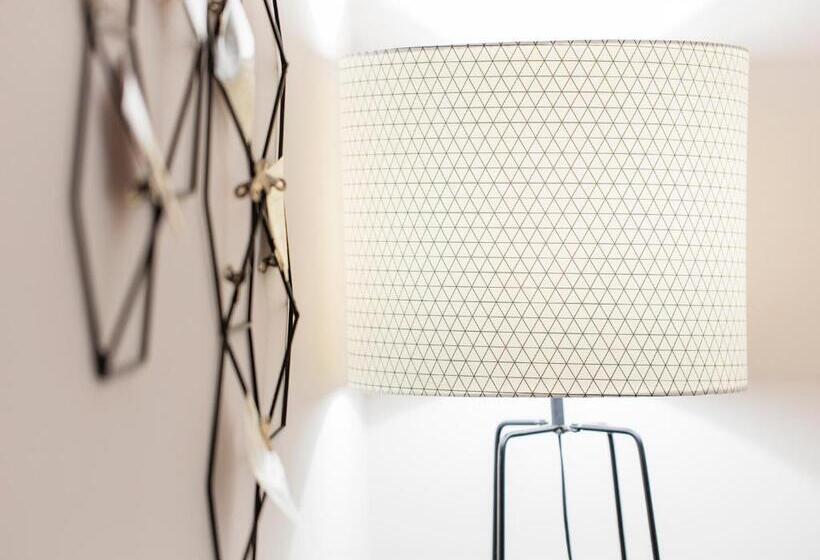 غرفة قياسية, Mane Boutique