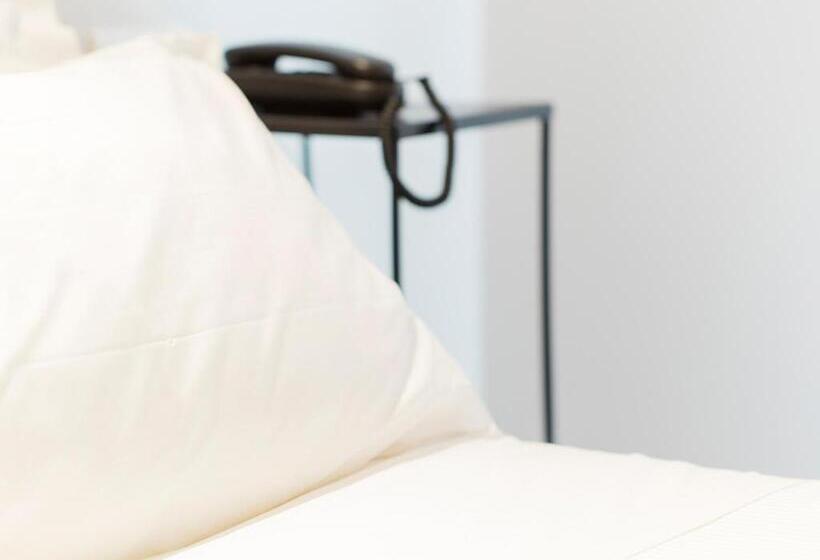 غرفة قياسية, Mane Boutique