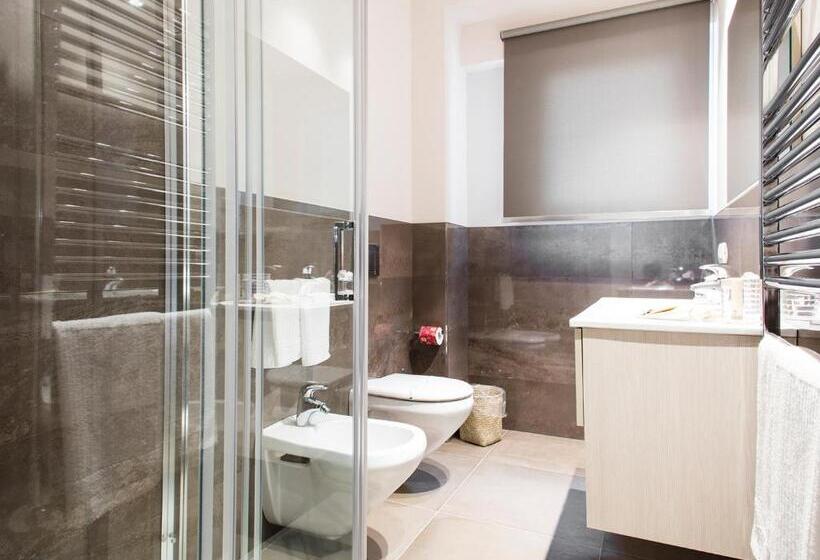 غرفة قياسية ثلاثية, Mane Boutique