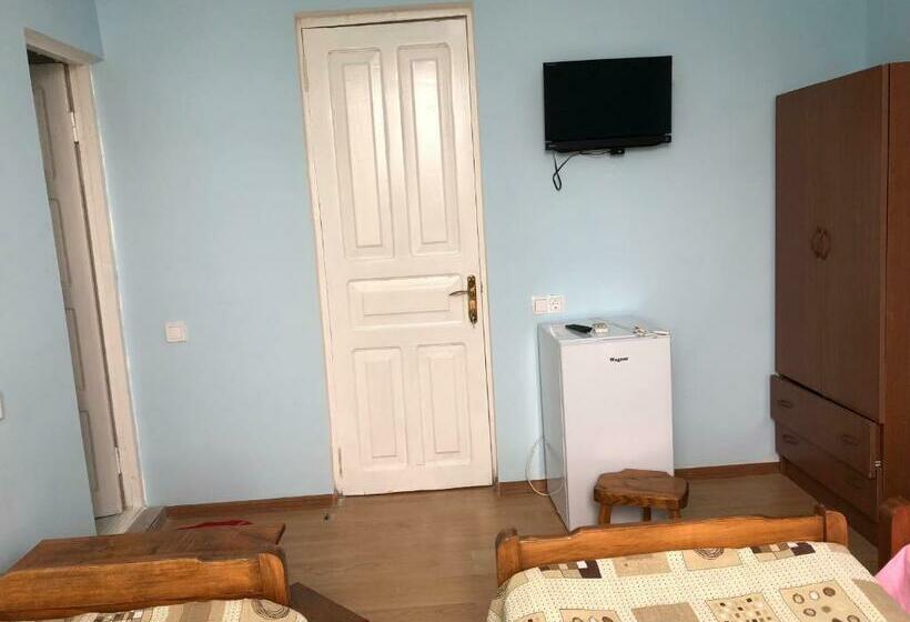 اتاق استاندارد سه نفره, Mirage Ureki