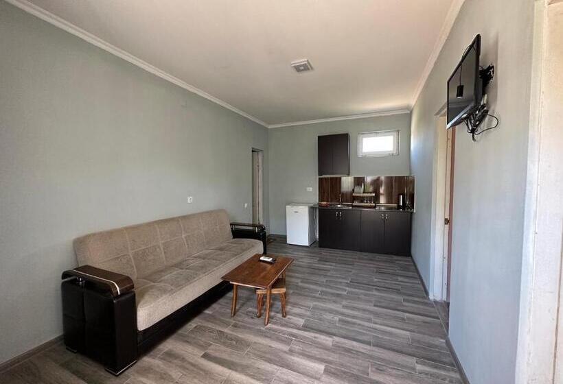 اتاق خانوادگی, Mirage Ureki