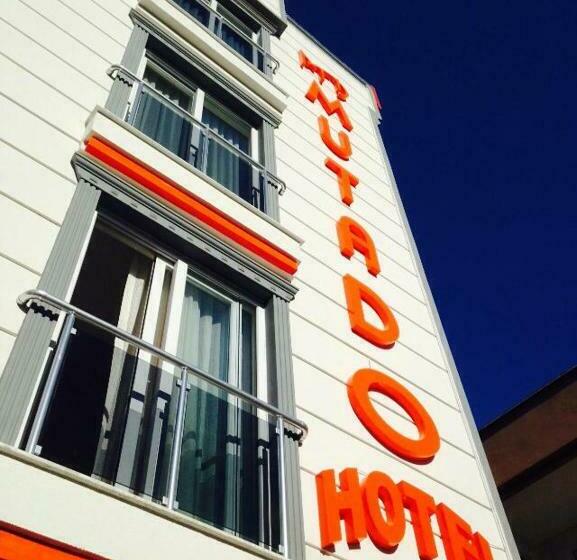 اتاق استاندارد سه نفره, Mutado