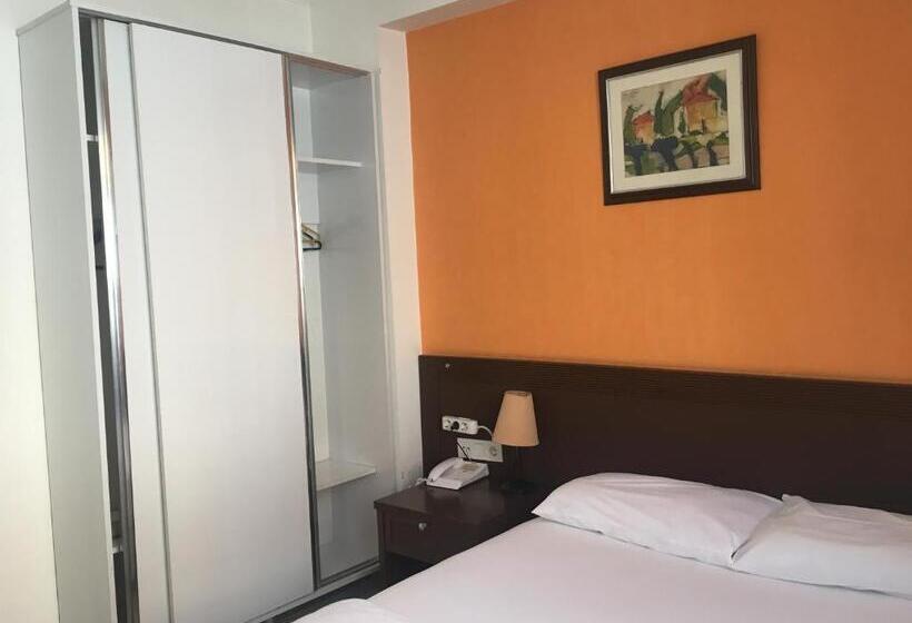 اتاق استاندارد سه نفره, Mutado