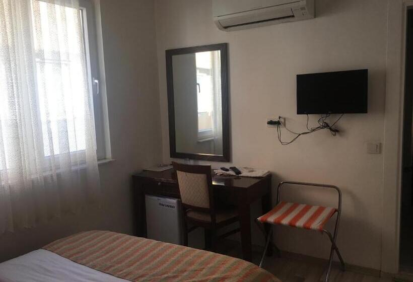 اتاق استاندارد سه نفره, Mutado