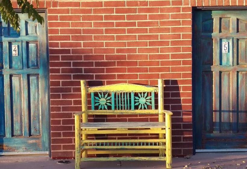 اتاق استاندارد با تخت بزرگ, Rocket Inn