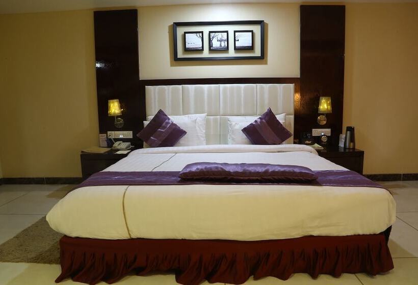 חדר דלוקס, The Raso