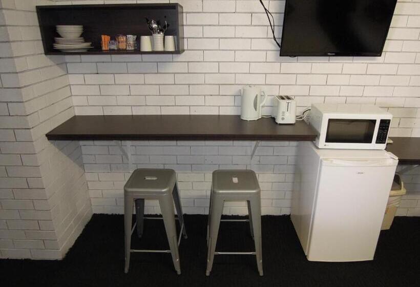 Standard-studio, Jackaroo Apartments
