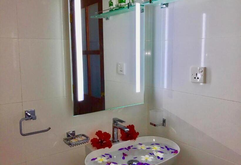 חדר דלוקס נוף לגינה, Walauwa The Villa Ahungalla