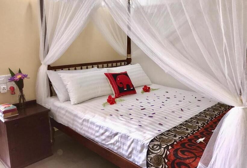 חדר דלוקס נוף לגינה, Walauwa The Villa Ahungalla