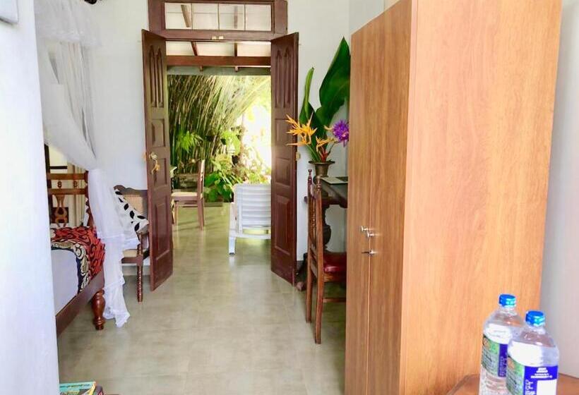 חדר דלוקס נוף לגינה, Walauwa The Villa Ahungalla