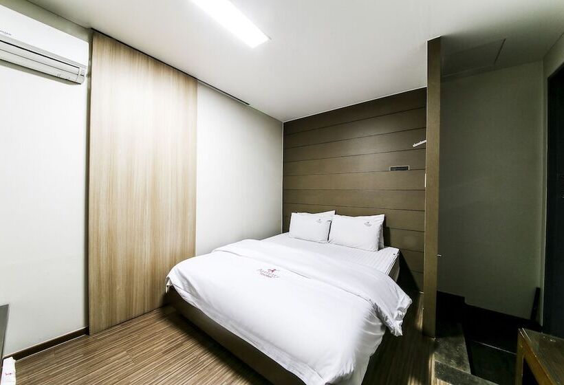 스탠다드 룸, Arrietty Motel